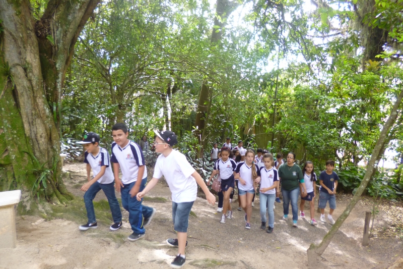 Bosque recebe crianças de São José