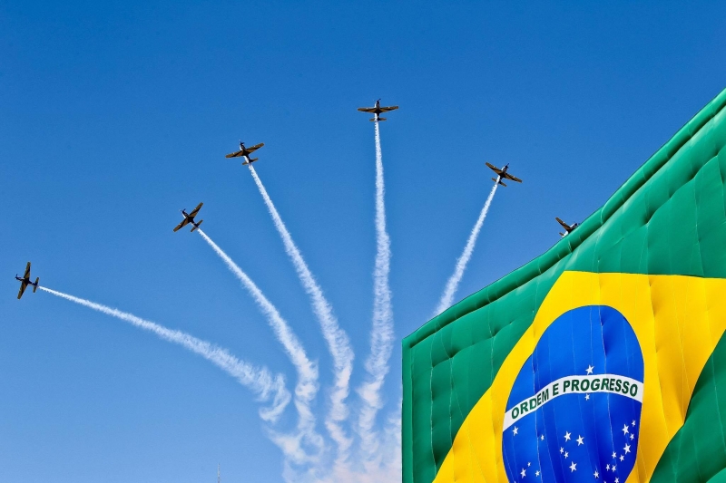 Esquadrilha da Fumaça se apresenta neste sábado em Florianópolis