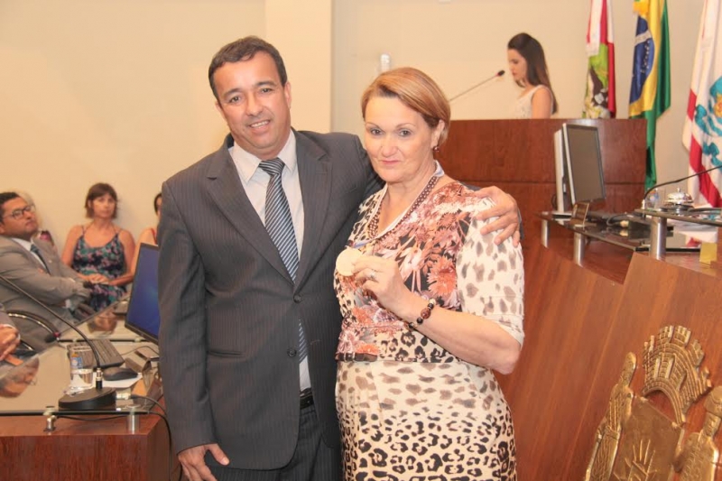 Câmara Municipal homenageia especialista em Mediação Educacional
