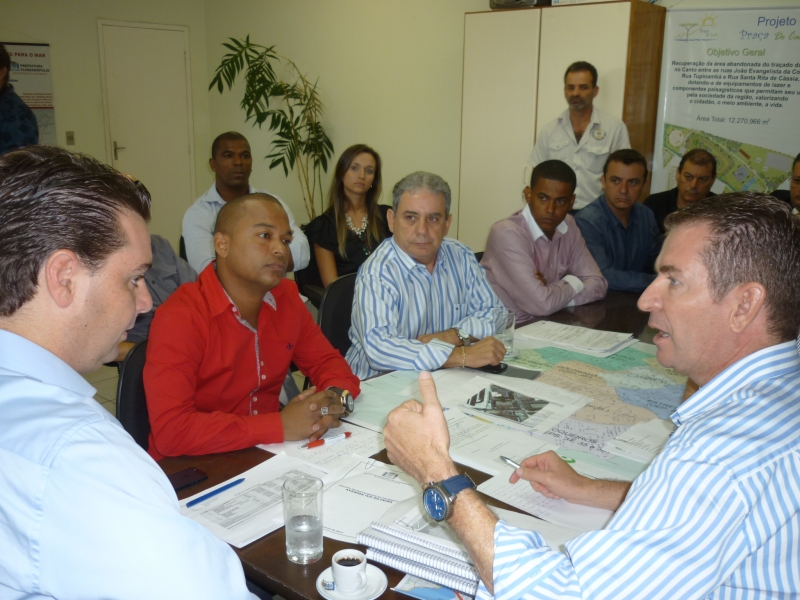 Secretaria apresenta ações emergenciais ao prefeito
