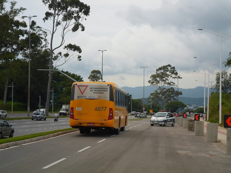 Marginal Beira-mar: GMF orienta estacionamento