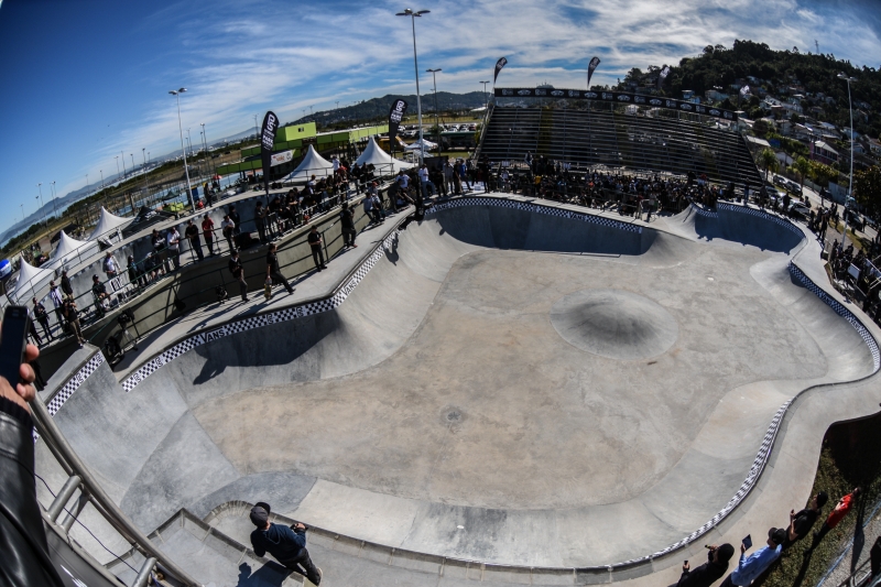 PMF inaugura maior pista de skate do Sul do país