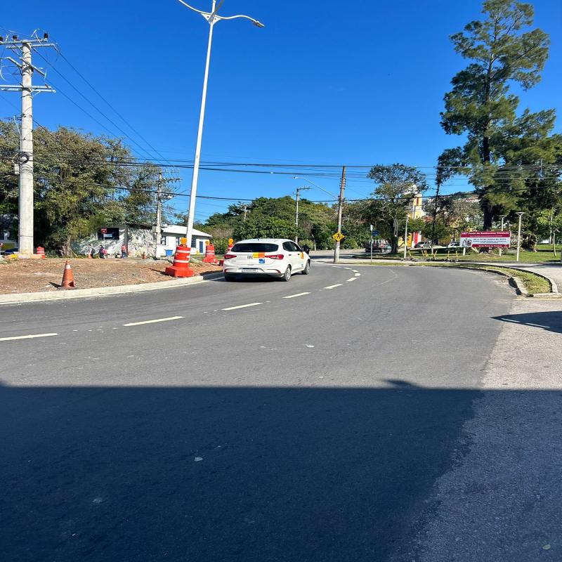 Duplicada a capacidade de tráfego em rótula da UFSC, na Trindade