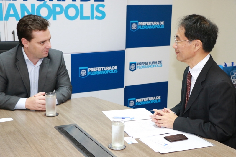 Cônsul do Japão faz visita protocolar à Prefeitura