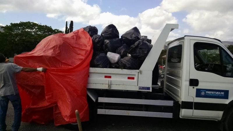 Mutirão de limpeza no Cemitério do Itacorubi