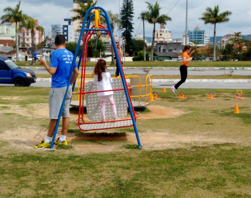 Evento no Continente arrecada brinquedos 