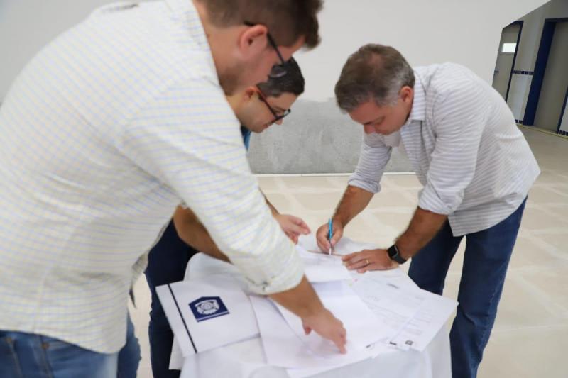 Prefeitura de Florianópolis oficializa criação da Escola do Futuro