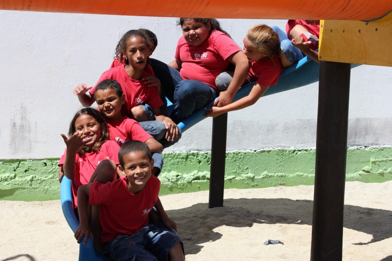 Crianças do Projeto Herdeiros do Futuro comemoram dia das crianças