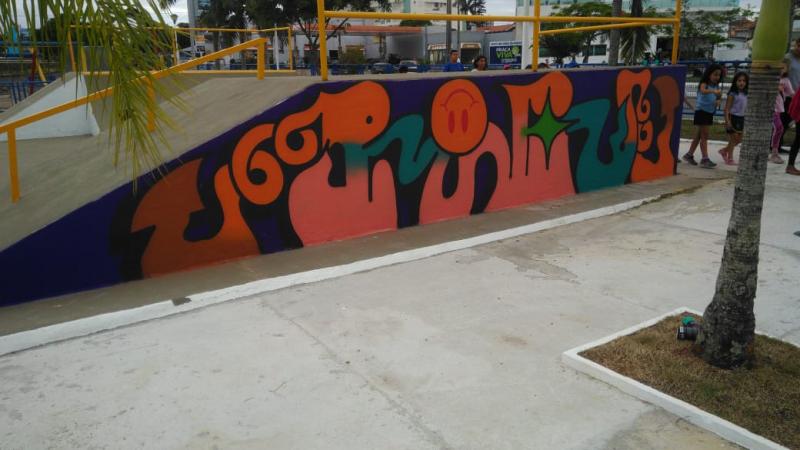 Super Dezembro: Prefeitura entrega Praça Viva com arte em grafite