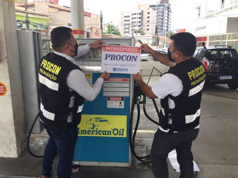 Procon interdita bomba de etanol em posto de combustível 