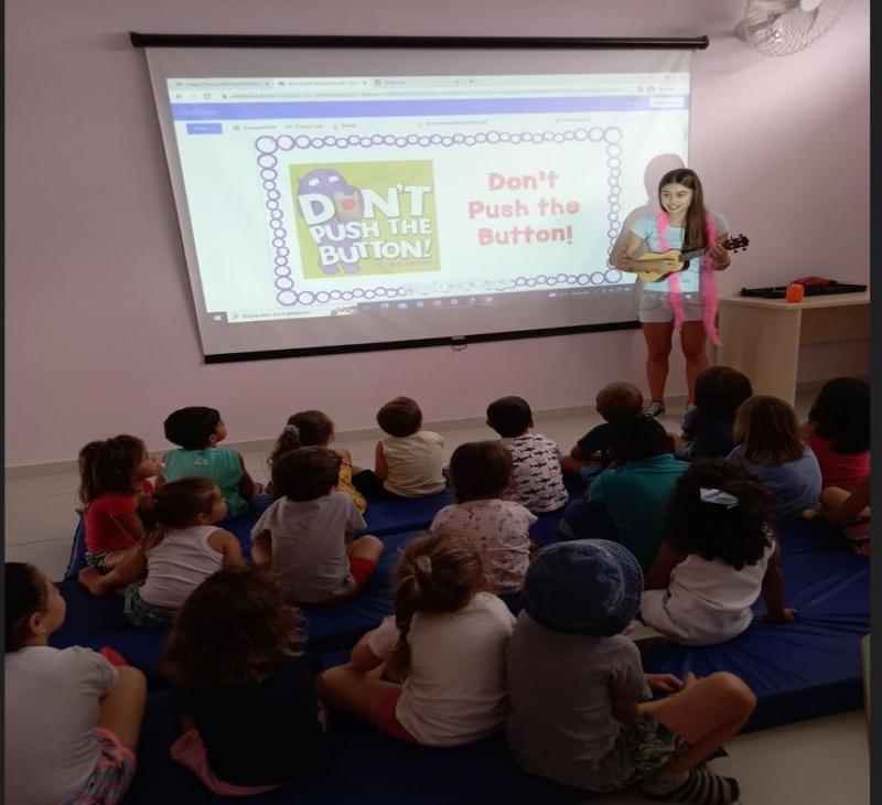 No programa da Prefeitura de Florianópolis, Educar no Verão, crianças aprendem inglês brincando