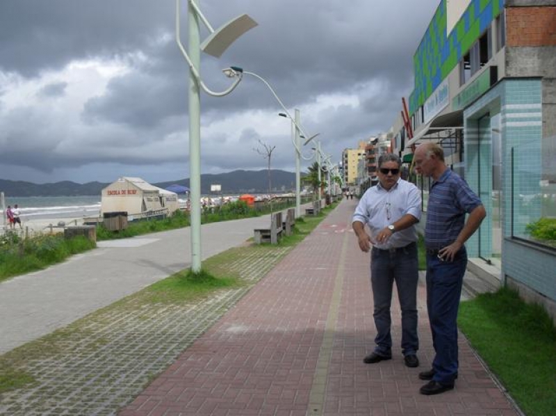 Secretário Adjunto De Obras Vistoria Calçadão em Itapema