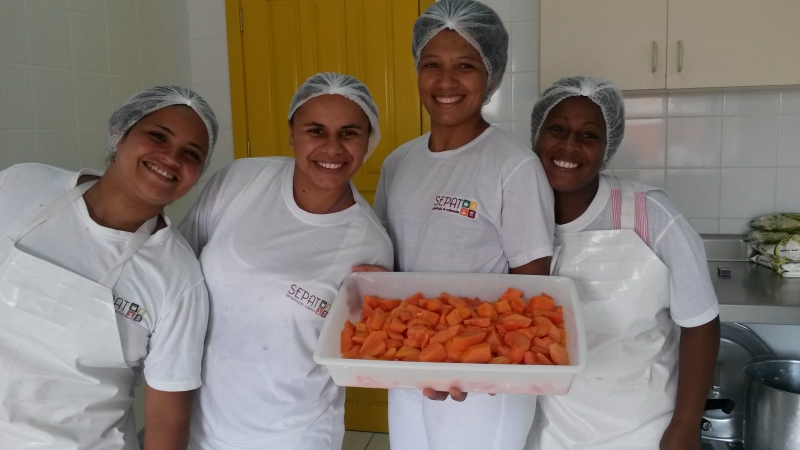 Cozinheiras do NEI Otília Cruz: um quarteto fantástico