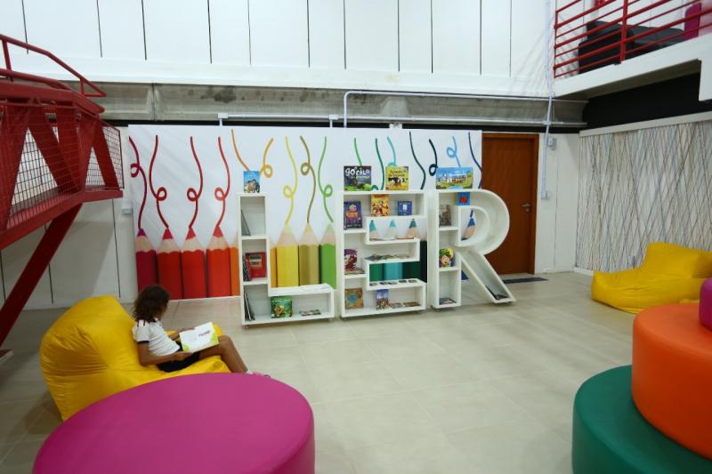 PMF promove atividades culturais na biblioteca Barreiros Filho 