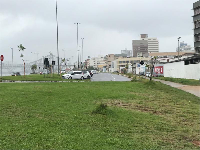 Beira-mar Continental ganha arborização e arte pública