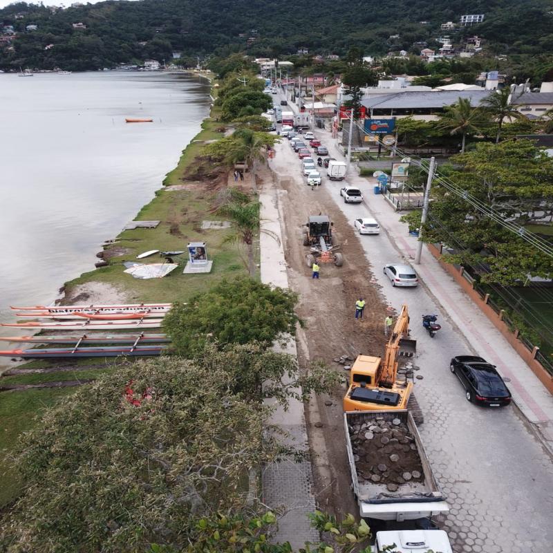 Obras e trânsito fluem nas principais vias da Lagoa e da Joaquina