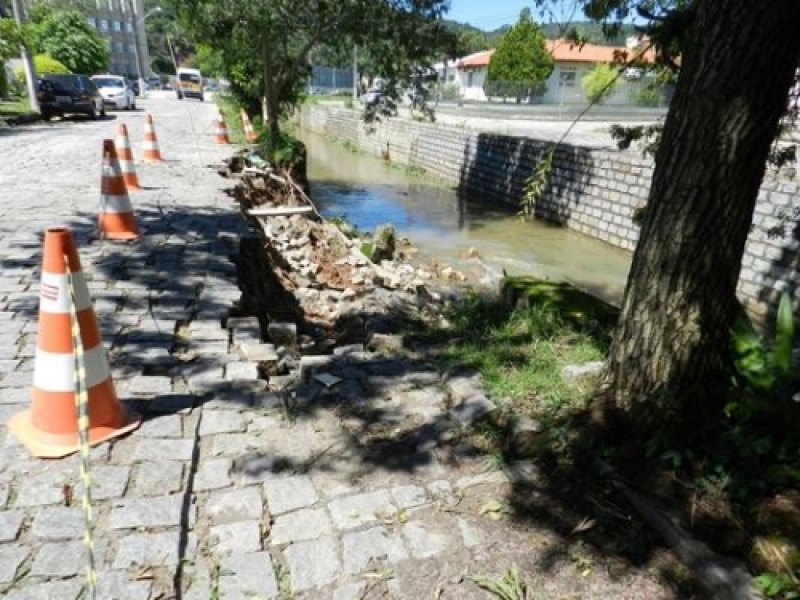 Recuperação emergencial do Canal Buriti