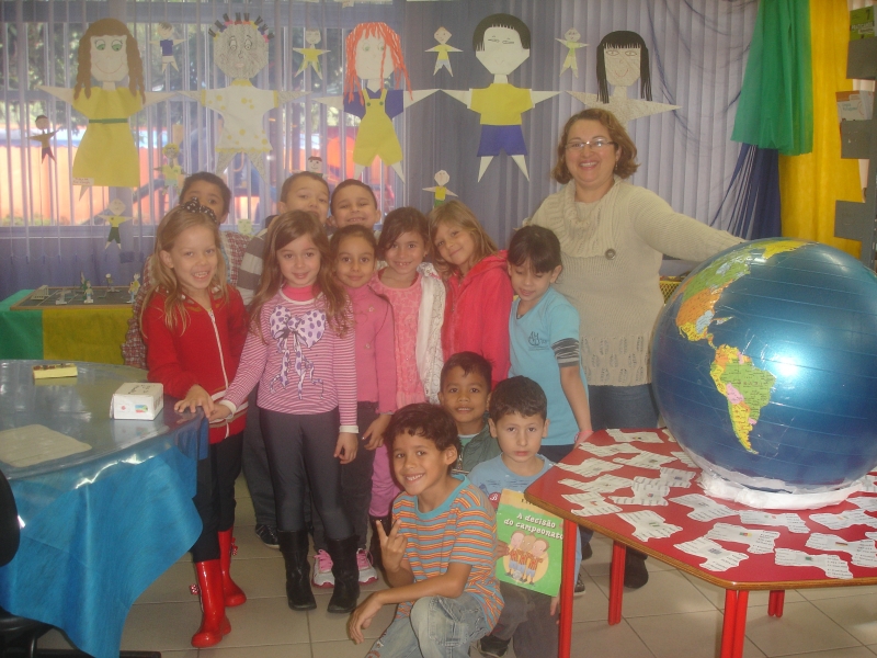 Escola prepara mostra temática para a Copa