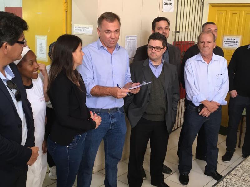 Cinco unidades de educação vão passar por reformas no Norte da Ilha 