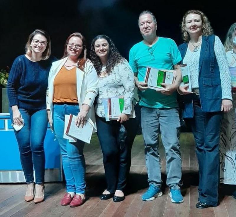 É Ouro, Prata e Bronze