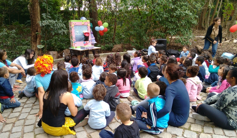 Festa no bosque tem entrega de brinquedos