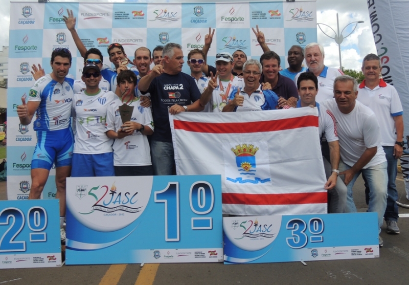 Domingo mágico para o ciclismo de Florianópolis em Caçador.