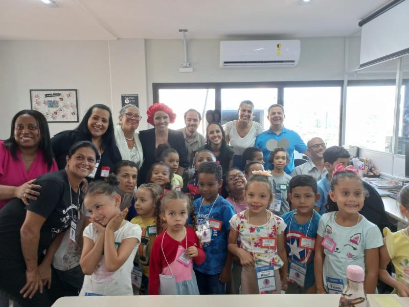 Crianças do Neim Irmão Celso viram assessores mirins por um dia