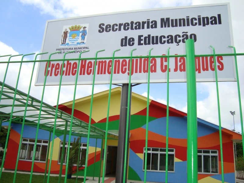 Prefeitura inaugura reforma em creche