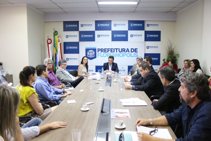 Conselho da Cidade tenta rever embargos