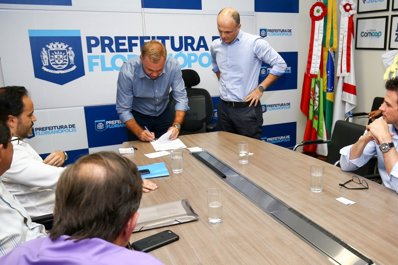 Prefeitura realiza obras no entorno dos hospitais Baía Sul e Caridade