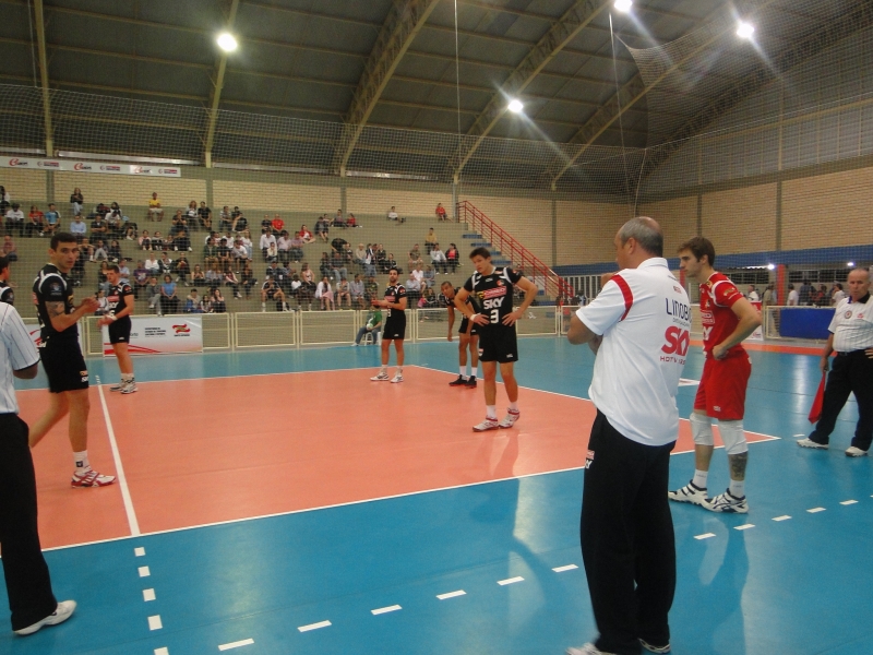 Cimed/Sky Florianópolis assume a vice-liderança da Superliga.