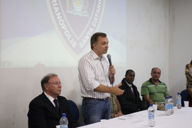Gean representa Dário Berger em aula inaugural de gestão de trânsito