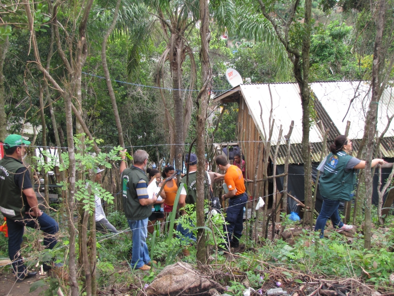 Prefeitura vistoria ocupação no Alto da Caeira