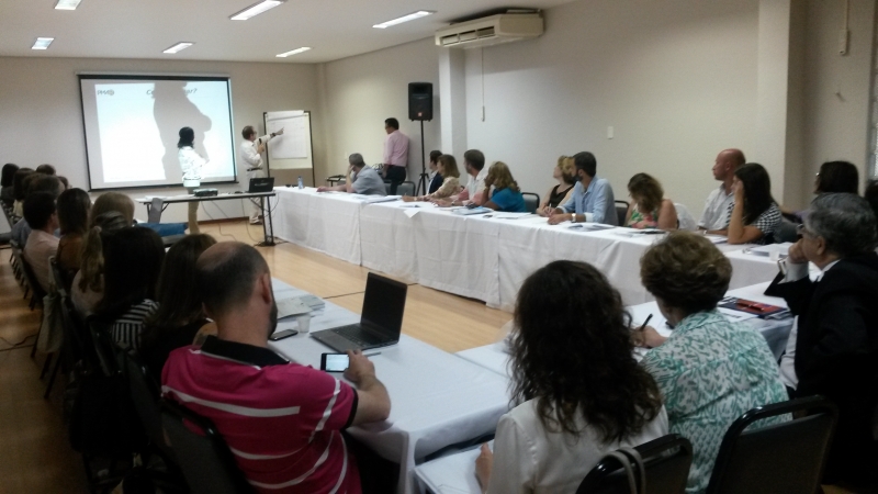 Comissão do BID discute construção de creches