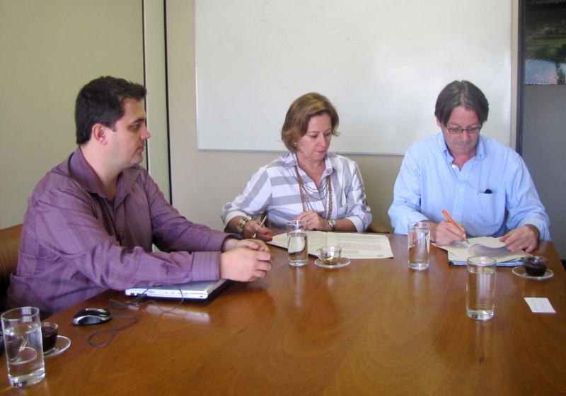 Floram firma termo de cooperação com a Floripamanhã