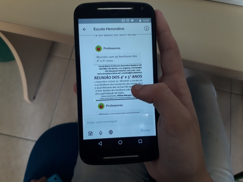 Contato imediato: escola da rede utiliza aplicativo para se comunicar com famílias