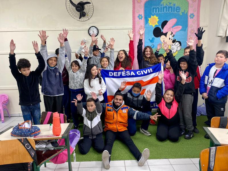 Programa Defesa Civil vai à Escola reabre inscrições para estudantes e professores de escolas de Florianópolis