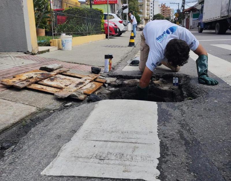 PACTO: Blitz Sanear utiliza caminhão hidrojato para nova limpeza de esgoto irregular em Florianópolis