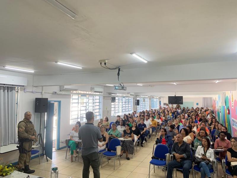 Educação e setores de ordem pública tiram dúvidas de diretores sobre Escola Segura