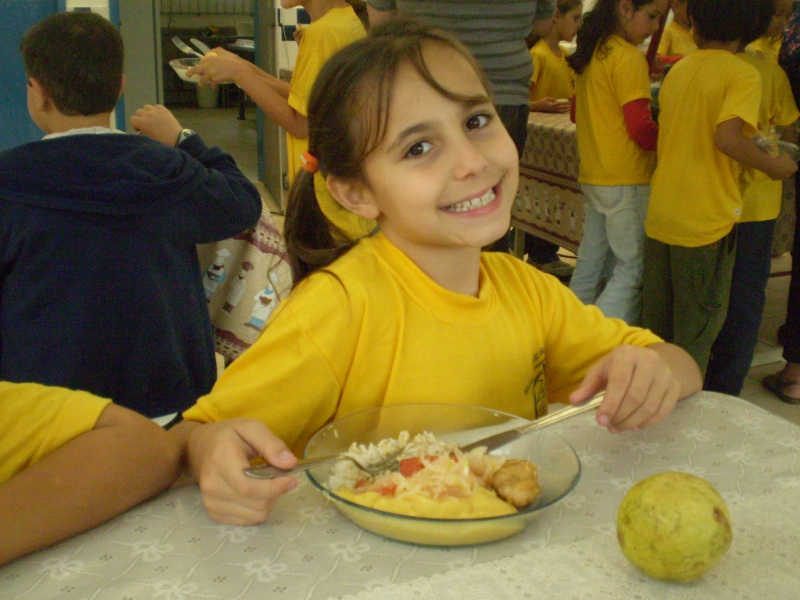 Prefeitura serve alimentação de qualidade para 28 mil alunos 