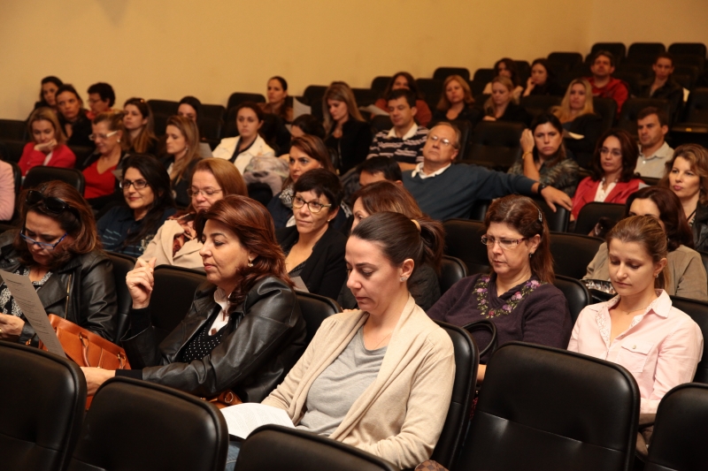 Experiências internacionais na área da Saúde são apresentadas aos servidores
