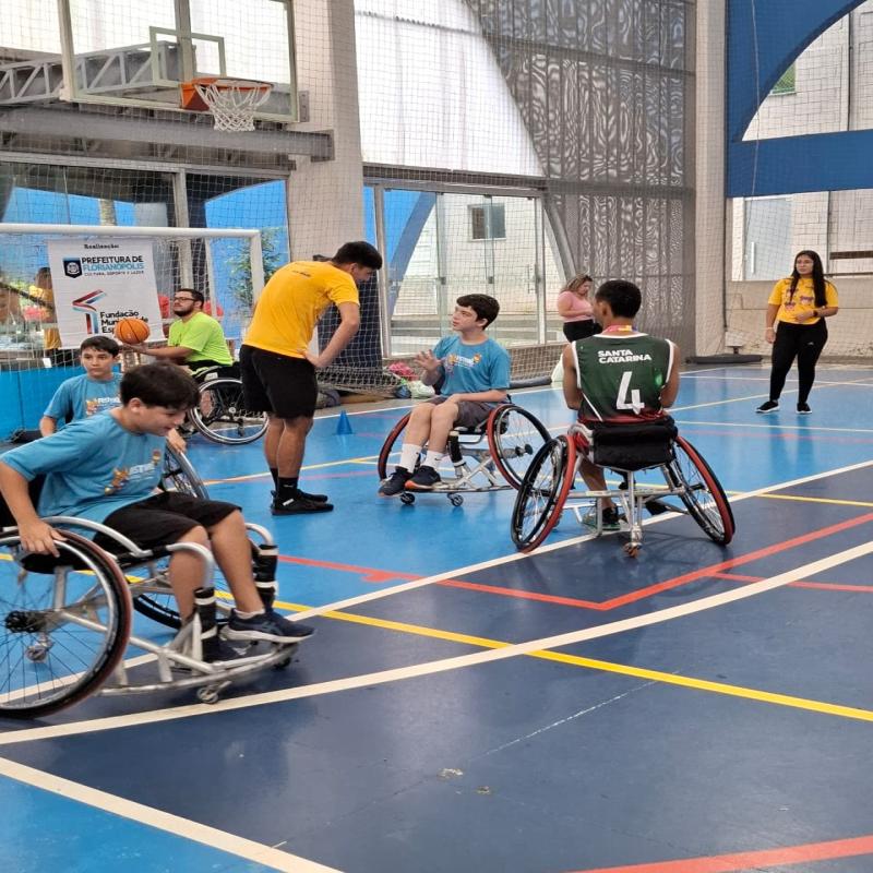 Estudantes da RME participam do primeiro Festival Paralímpico de 2025
