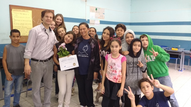Aluna de Florianópolis está na final de concurso internacional de redação