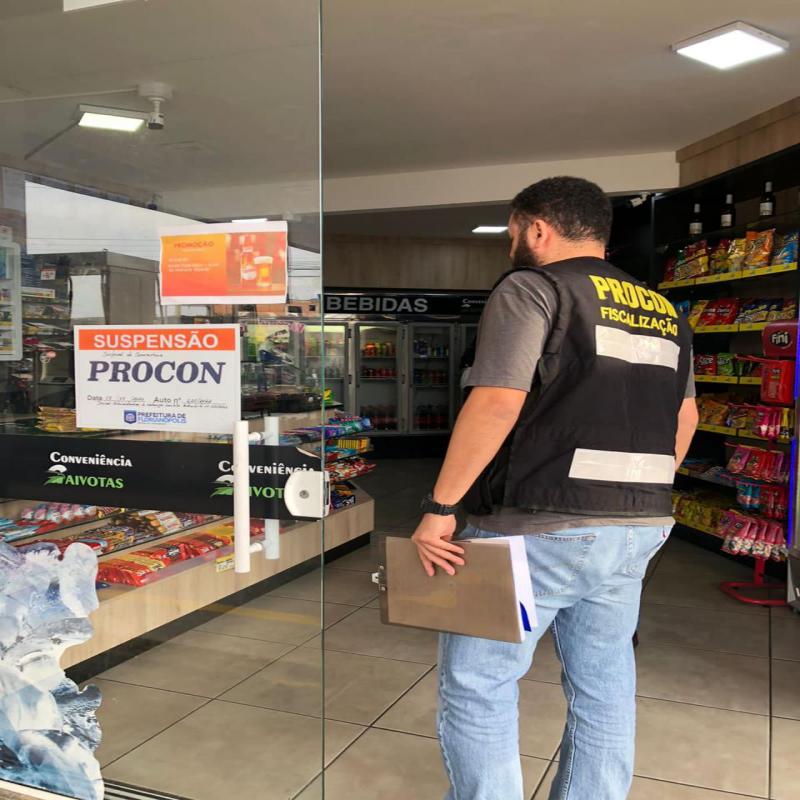 PROCON Municipal realiza ação de orientação em postos de combustíveis sobre novo decreto do ICMS