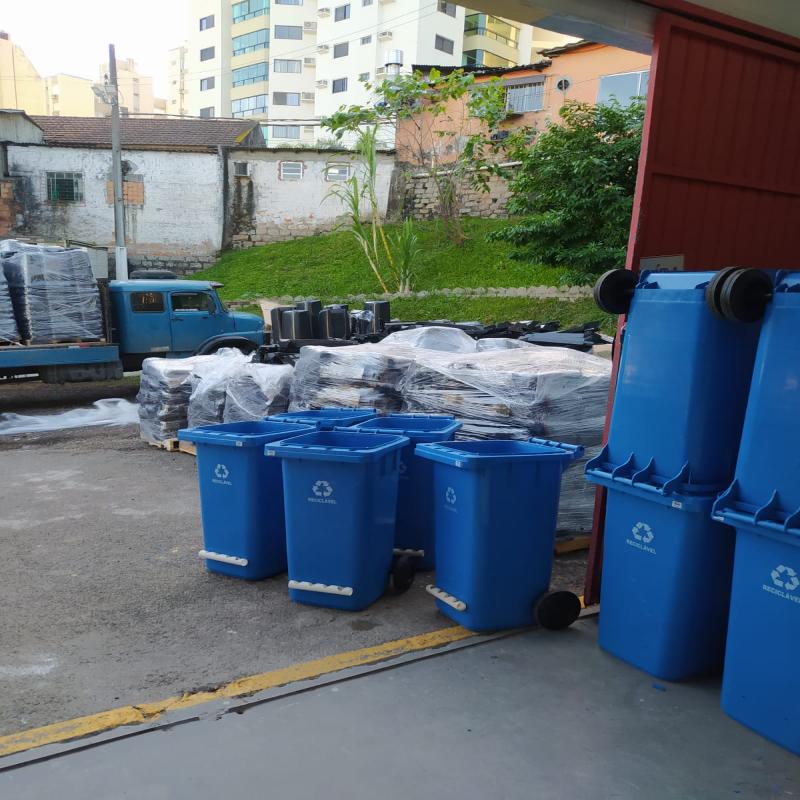 Novos contentores e melhoria na limpeza pública de Florianópolis