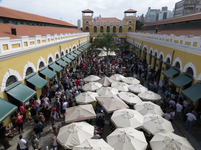 Mercado estende horário de funcionamento