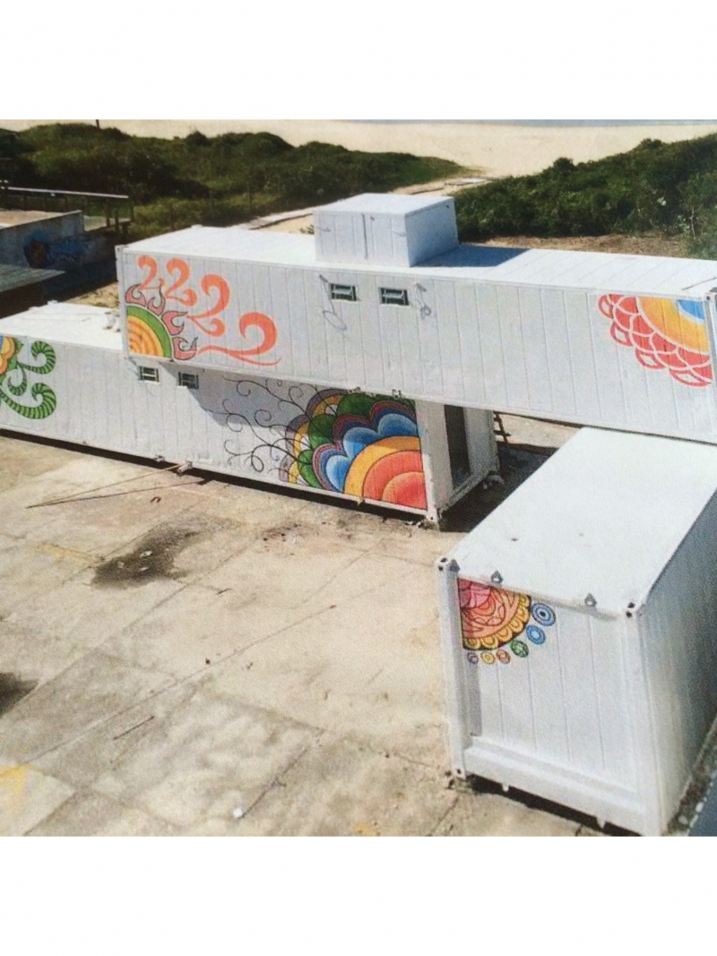 Flagrados contâineres em área de preservação