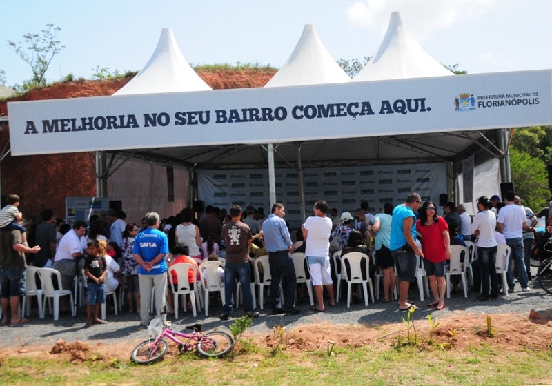 Projeto Prefeitura no Bairro visita a Tapera, Sul da Ilha