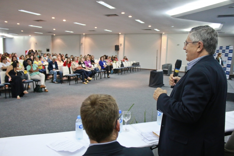 Conquistas e desafios da educação infantil é tema de mesa de debate