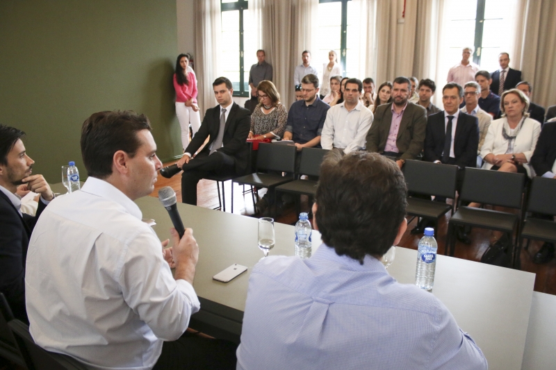 Prefeito dá posse ao Conselho da Cidade